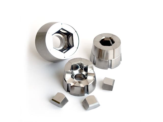 Segmented Dies For Nut